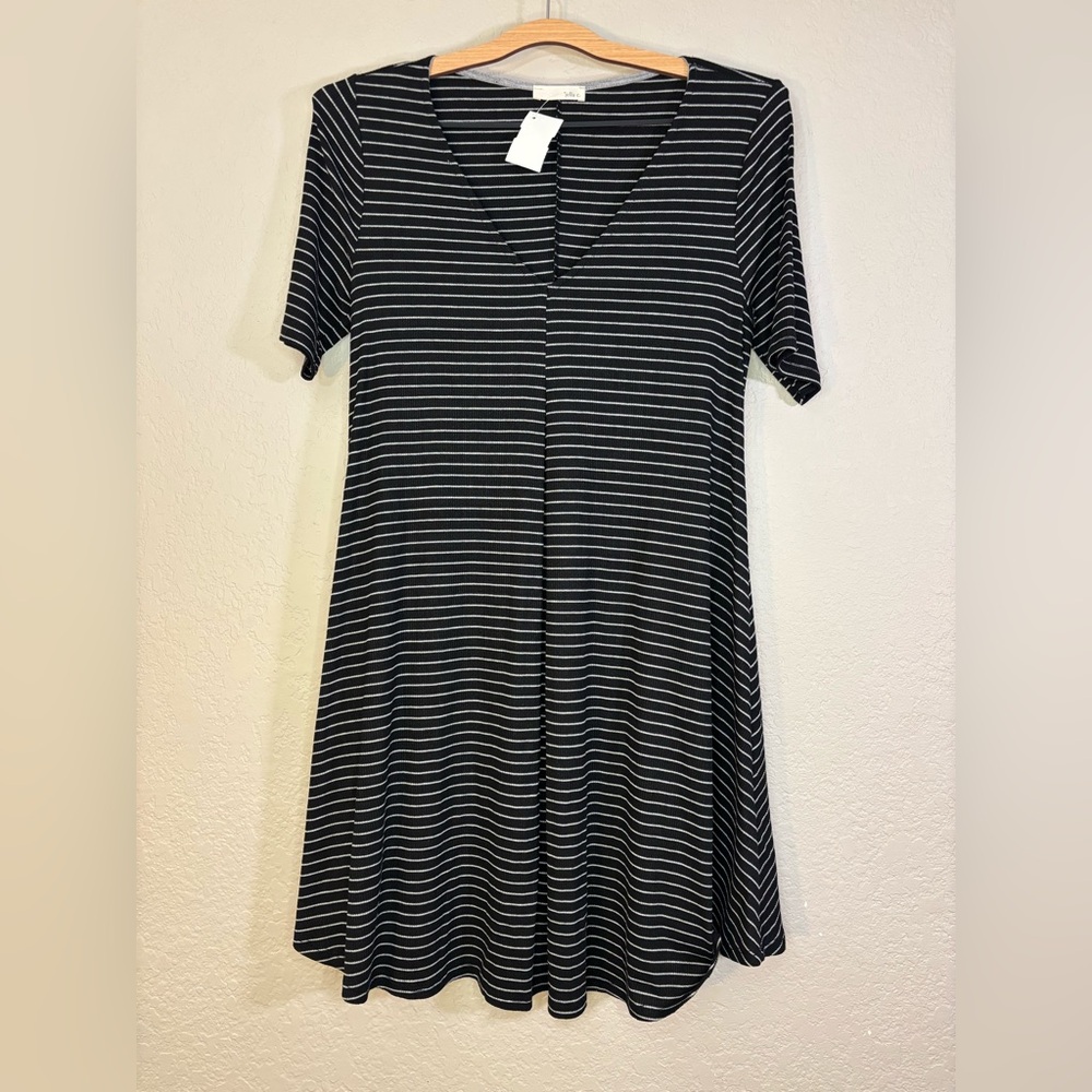 Striped Black and White Stripe Women's Dress Size M